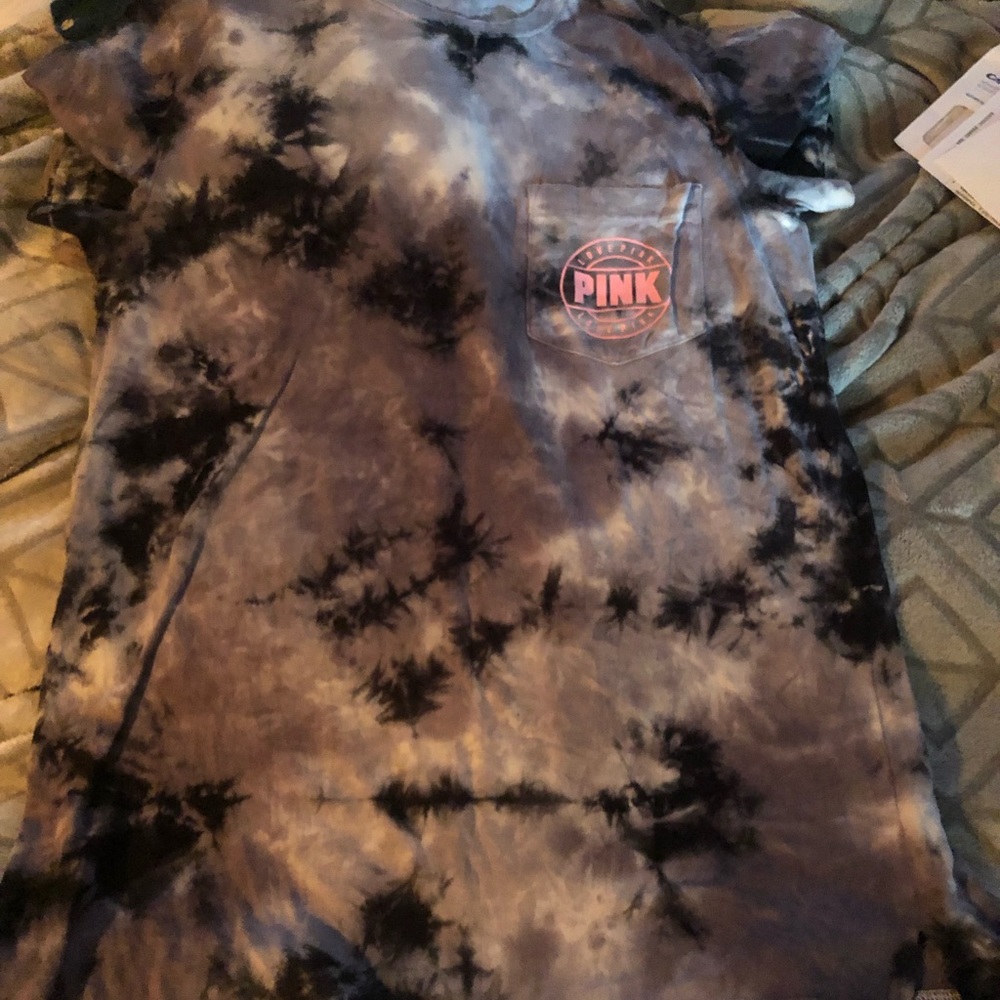 Tee shirt